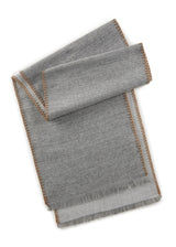 Beidseitig tragbarer Schal in schmaler Trend-Form