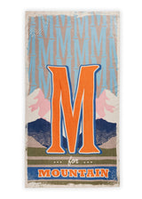 Schal aus recyceltem Polyester mit XL-Letter