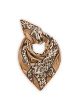 PRINTED TRIANGLE POLYESTER/VISCOSE LEOPARD