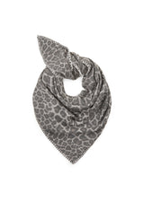 PRINTED TRIANGLE POLYESTER/VISCOSE LEOPARD