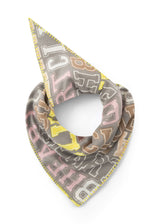 kaschmirweiches Dreieckstuch aus Viskosemischung mit HAPPY-HEART-Print