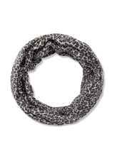 Loop-Schal aus recyceltem Polyester mit Leo-Print