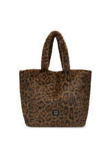 Shopper aus Fake Fur mit Leo-Muster